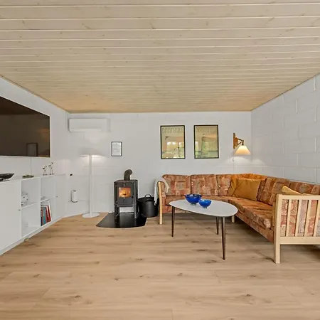 Dom wakacyjny Annetta - 800m From The Sea By Interhome Laeso